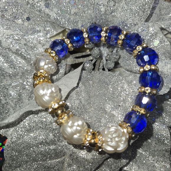 Fashion Jewelry I Sapphire I Fire Fly Pebble with Pearl Roses I Double Bracelet - Picture 4 of 5